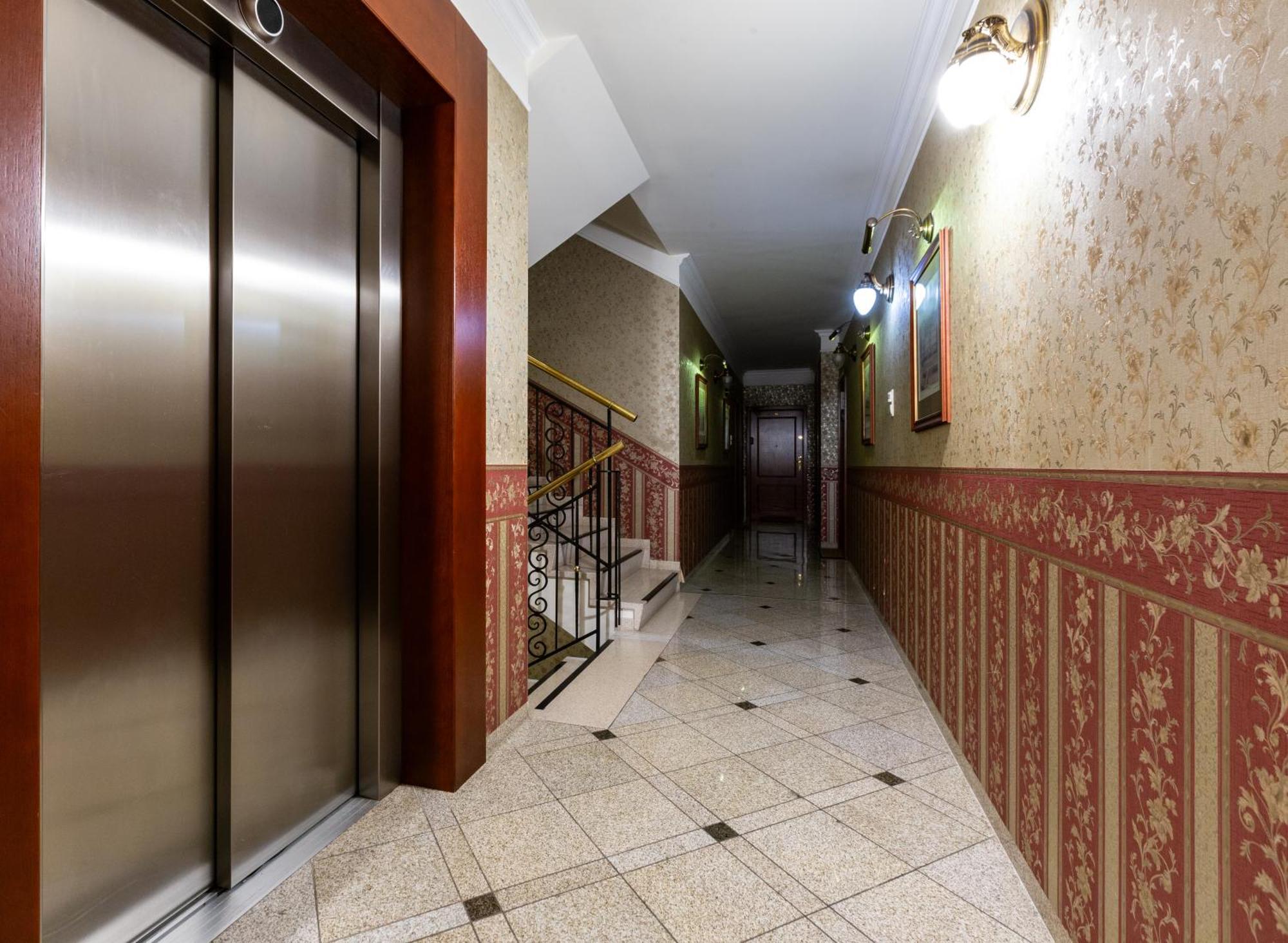 Apartment Centre