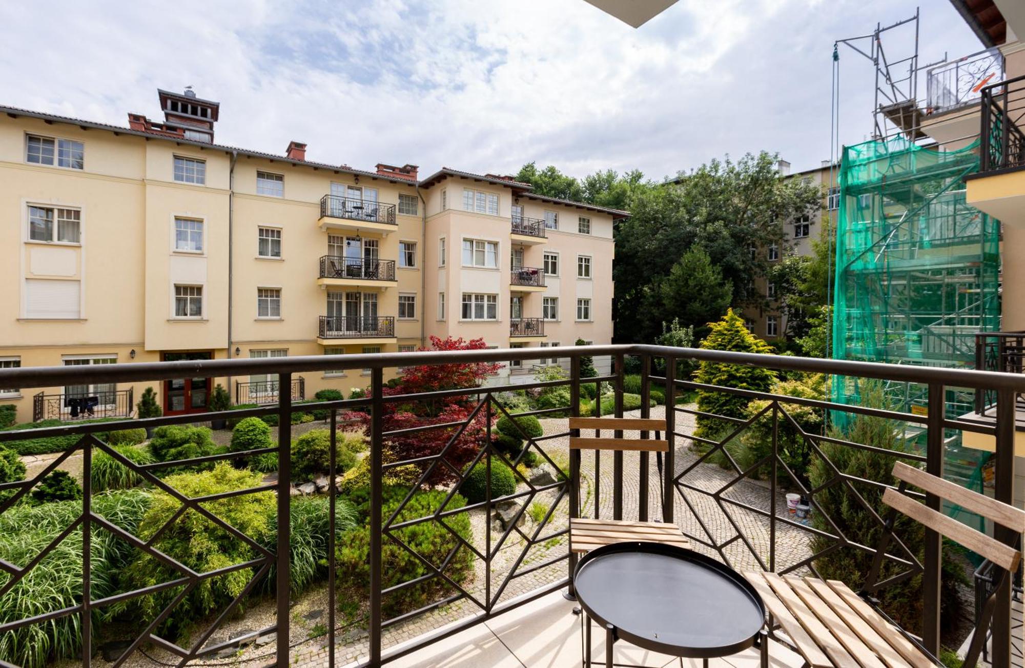 Apartment Centre